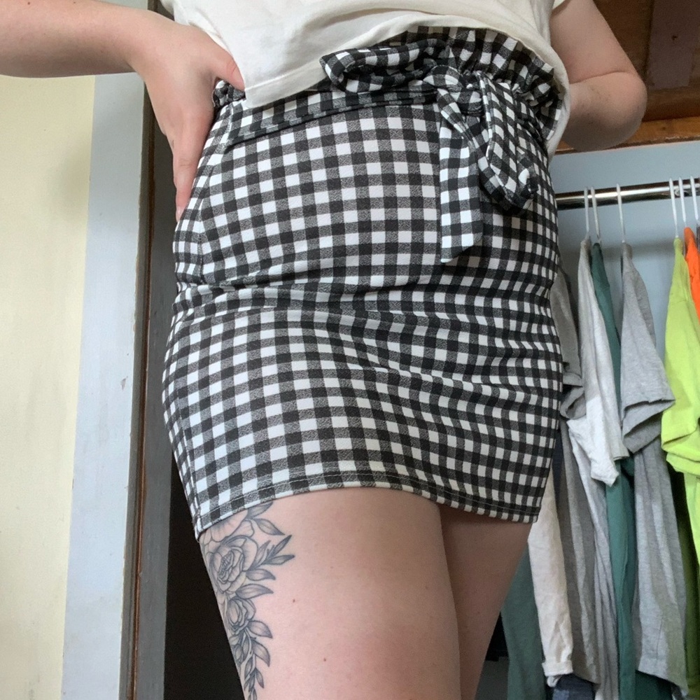 Boohoo plaid tie skirt